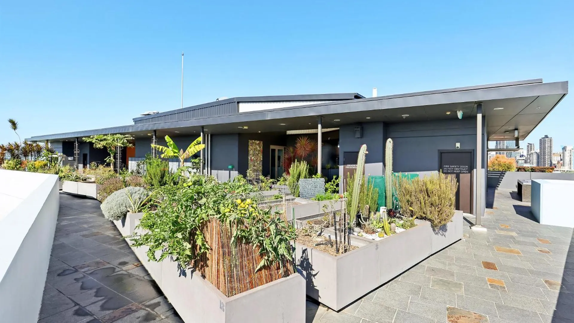Elegant Inner-City 1-Bed With Rooftop Dining Brisbane Austrália