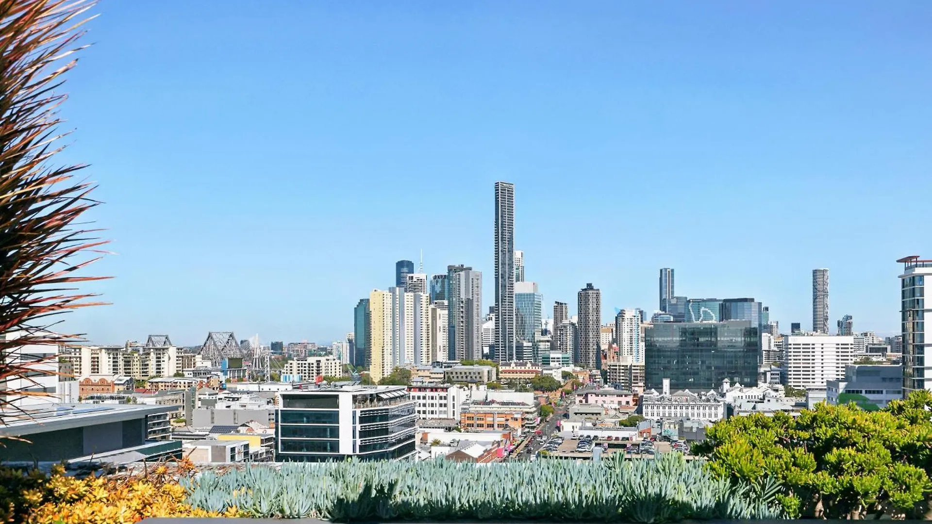 Apartamento Elegant Inner-City 1-Bed With Rooftop Dining Brisbane Austrália
